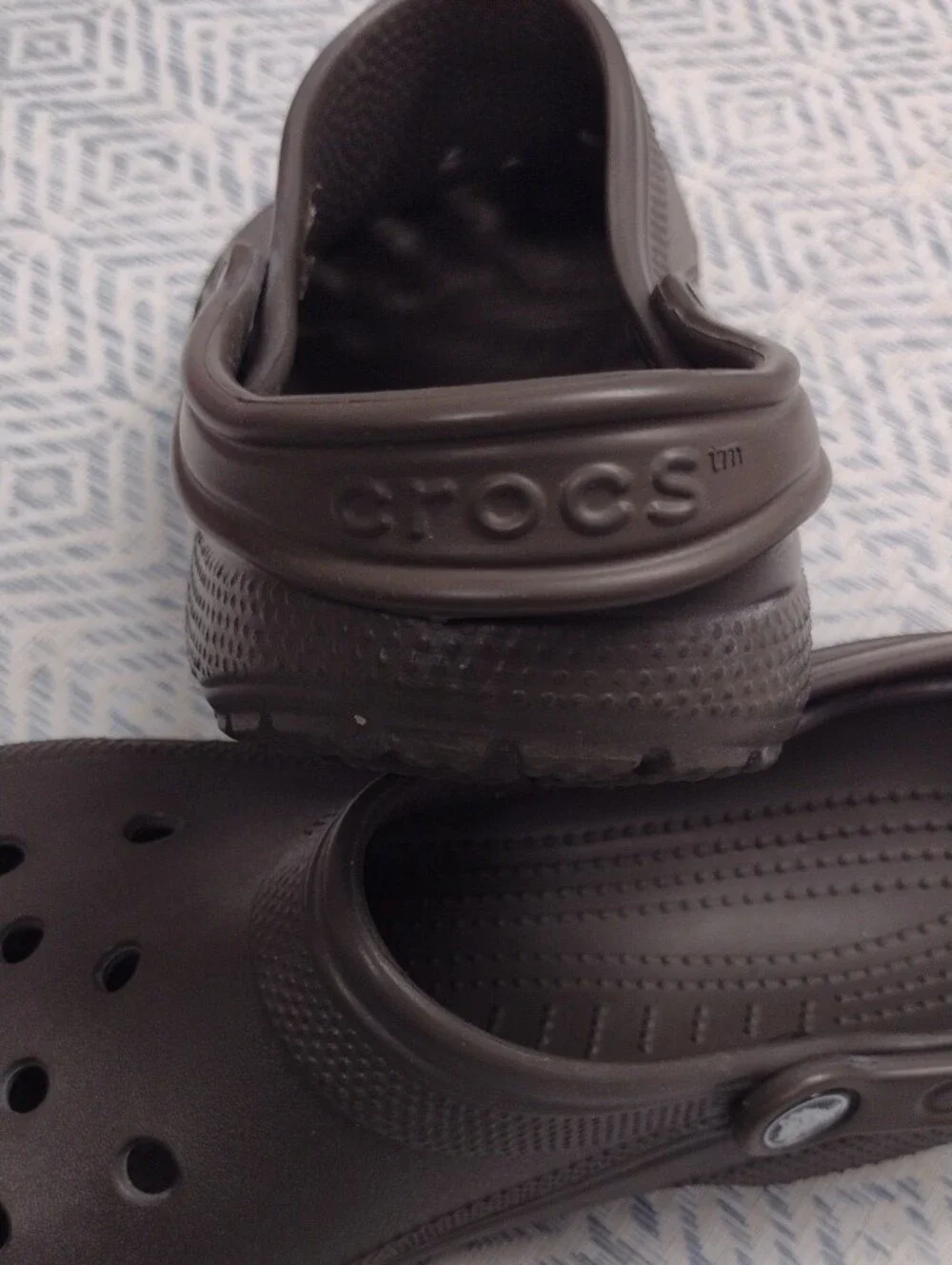 CROCS Men’s Classic Clog in Chocolate Brown